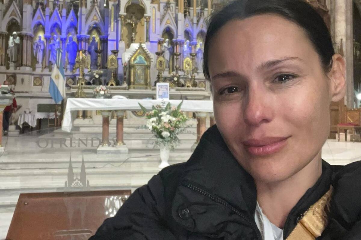 Con un sentido llanto, Pampita mostró detalles de su peregrinación a Luján (Foto Instagram @pampitaoficial)