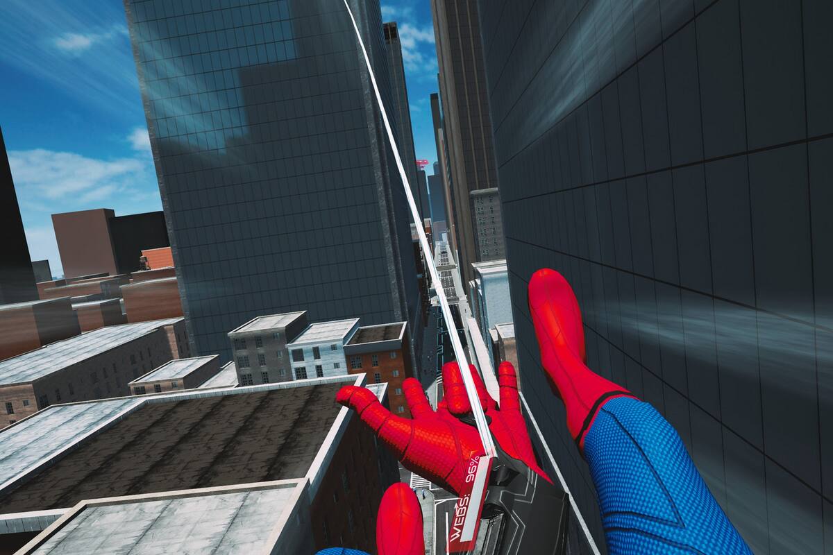 Con un visor de realidad virtual, cualquier fan del hombre araña puede recorrer los rascacielos de Nueva York como si fuera Spider-Man gracias al nuevo juego que lanzó Sony para Playstation VR y Oculus