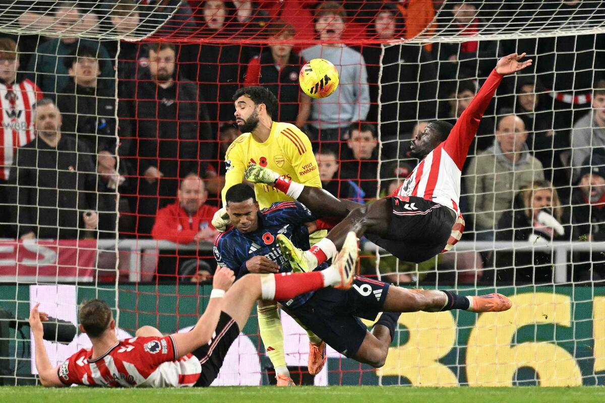Con una acrobacia, Brian Brobbey sella el inesperado 2 a 2 entre Sunderland y Arsenal, el puntero de la Premier League.