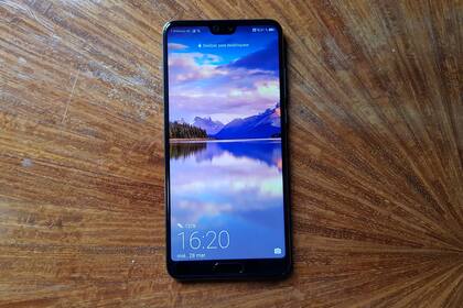 Con una cámara dual de 12 y 20 MP certificada por Leica y otra frontal de 24 MP, este es uno de los dos smartphones de la compañía china que buscan liderar el segmento de la fotografía digital móvil