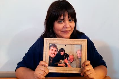 Con una foto de Mario, Lula celebró la sanción de la ley en la ciudad de Buenos Aires que permitirá que los familiares se despidan de sus seres queridos en medio de la pandemia.