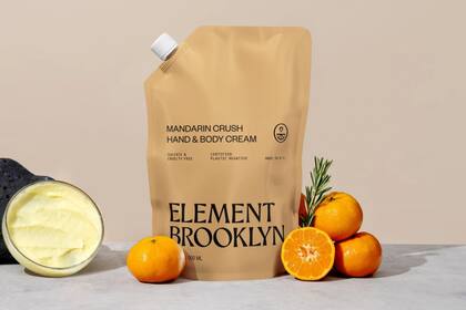 Con una inversión inicial de US$300 destinada a la compra de una batidora KitchenAid, produjeron los primeros lotes de jabón (Instagram: @Element.Brooklyn)