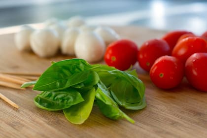 Con una minihuerta en la ventana podés preparar tu propia ensalada caprese