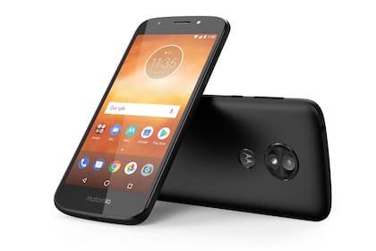 Con una pantalla 18:9 de 5,3 pulgadas, el punto fuerte del teléfono de Motorola está en la presencia de Android Go 8.1, la versión compacta y optimizada del sistema operativo de Google