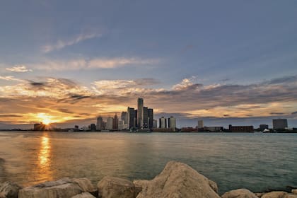 Con una rica historia como cuna de la industria automotriz en Estados Unidos, Detroit sigue atrayendo a compradores