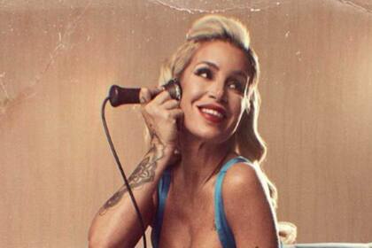 Con una sensual foto, Flor Peña habló de su "compañero fiel" de cuarentena e hizo una sugerente pregunta a sus seguidores