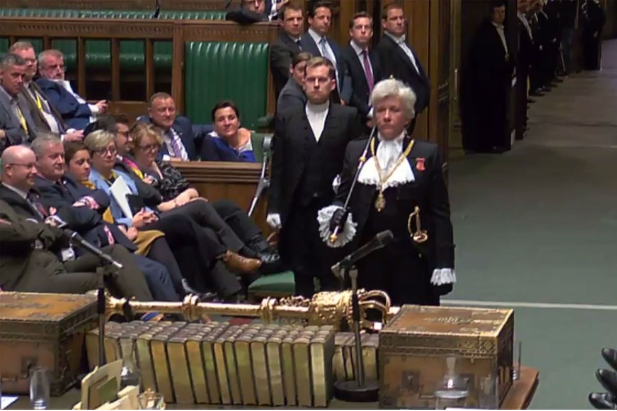 Con una solemne ceremonia se formalizó la suspensión de la actividad parlamentaria hasta el 14 de octubre.