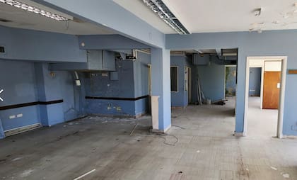 Con una superficie cubierta de aproximadamente 649 m2, sobre un terreno de 151,31 m2, el inmueble se divide en subsuelo, planta baja, primer y segundo piso