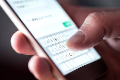 Con unos simples trucos, se puede escribir en WhatsApp en negrita, cursiva, tachado o monoespaciado