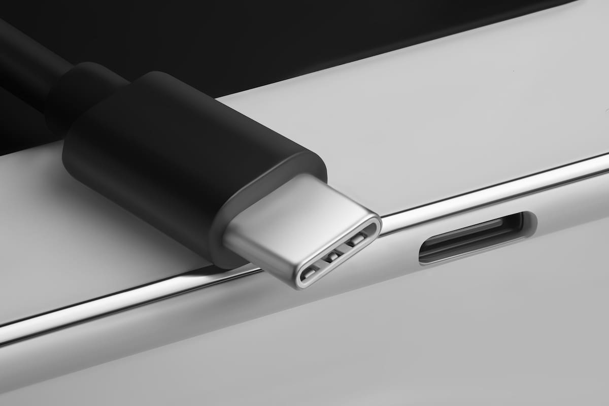 Con USB4 los conectores serán todos reversibles y desaparece el enchufe rectangular clásico