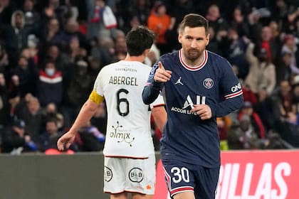 Con US$ 122 millones entre sueldos, premios y contratos de patrocinios, Lionel Messi fue el segundo deportista que más dinero cobró en los últimos 12 meses, según un ranking elaborado por el portal Sportico.com