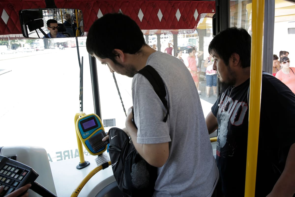 Con usuarios informados y pocas quejas, se implementó el nuevo sistema de boleto multimodal