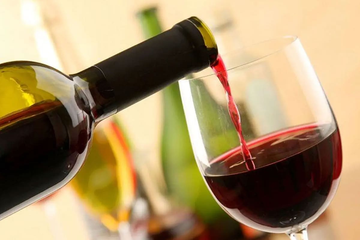 Con uvas de viñedos sin agrotóxicos, reflejan las características de la variedad y del lugar.