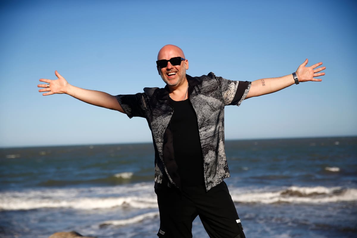 Con varios proyectos a desarrollar durante este año, se acercó a la costa atlántica para acompañar el estreno de Sex, la obra en el Teatro América de Mar del Plata