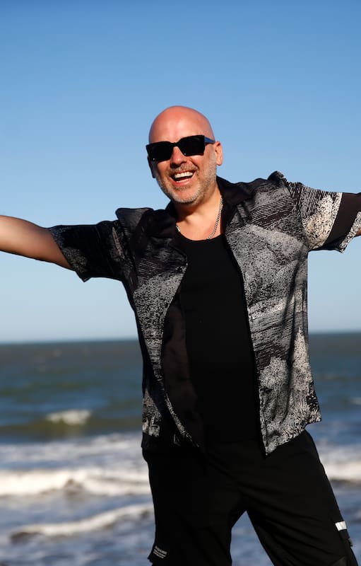 Con varios proyectos a desarrollar durante este año, se acercó a la costa atlántica para acompañar el estreno de Sex, la obra en el Teatro América de Mar del Plata