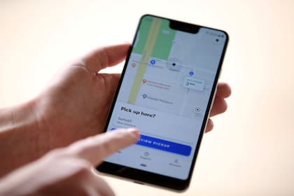Con vehículos autónomos, el servicio de transporte Waymo One se asemeja a las propuestas de viajes compartidos de Lyft y Uber