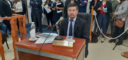 Concejal Pedro Muñoz, actual concejal de Río Gallegos y diputado provincial electo por el ARI-Coalición Cívica, dentro del frente electoral Cambia Santa Cruz. Exsecretario general de la Asociación Docente de Santa Cruz.