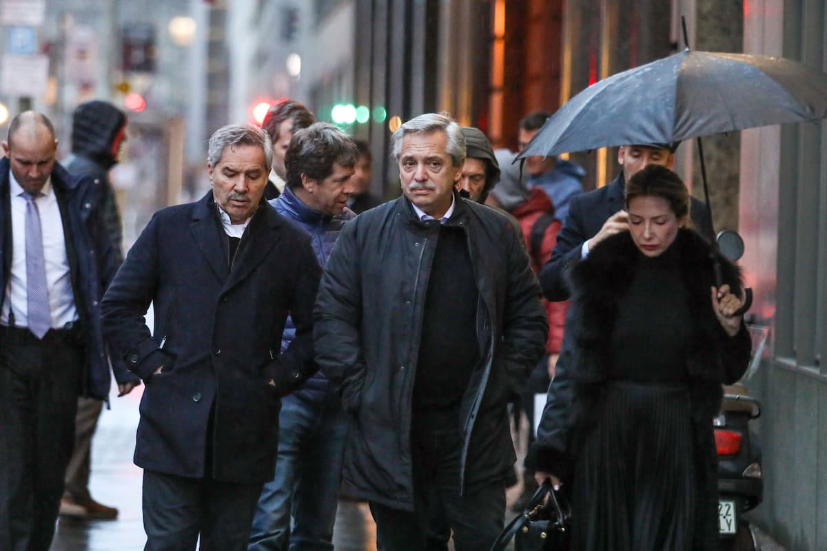 Concentrados en la reunión de hoy, Fernández y su comitiva solo dejaron el hotel para almorzar