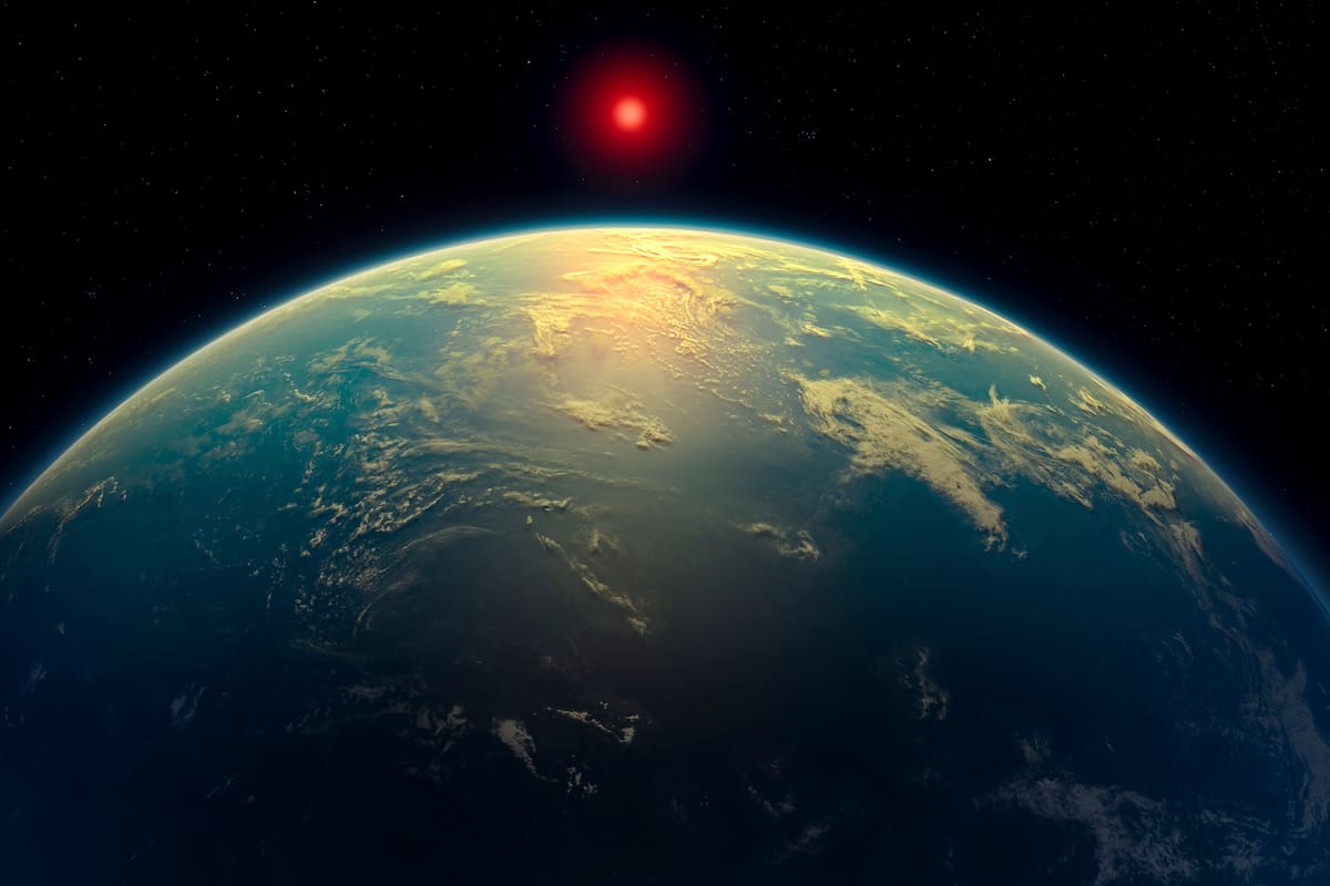 Concepción artística de un exoplaneta hicéano como K2-18b en órbita alrededor de una estrella enana roja