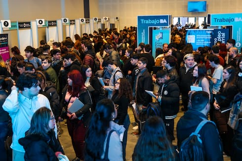 Desbordó una feria barrial de empleo que ofrece 400 puestos de trabajo