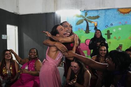 Concurso de canto en prisión de Río ofrece expresión creativa a mujeres encarceladas