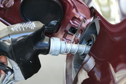 Conductores afectados por gasolina contaminada deben pagar hasta 3000 dólares en repraciones (Unsplash)