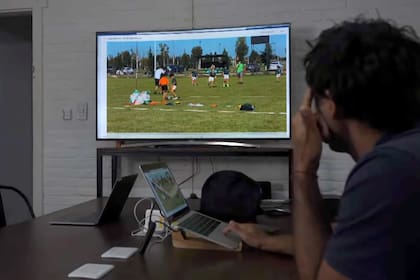 Conecta Rugby, una capacitación telemática permanente, llegará a los 547 clubes de rugby de la Argentina.
