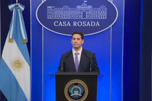 Ravier da su primera conferencia de prensa tras la salida de Manuel Adorni