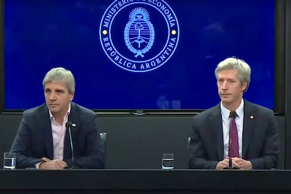 Conferencia de prensa de Caputo y Bausili