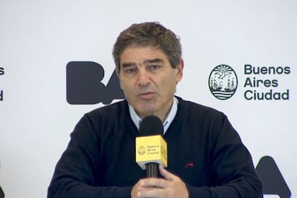 Conferencia de prensa de Fernán Quiróz