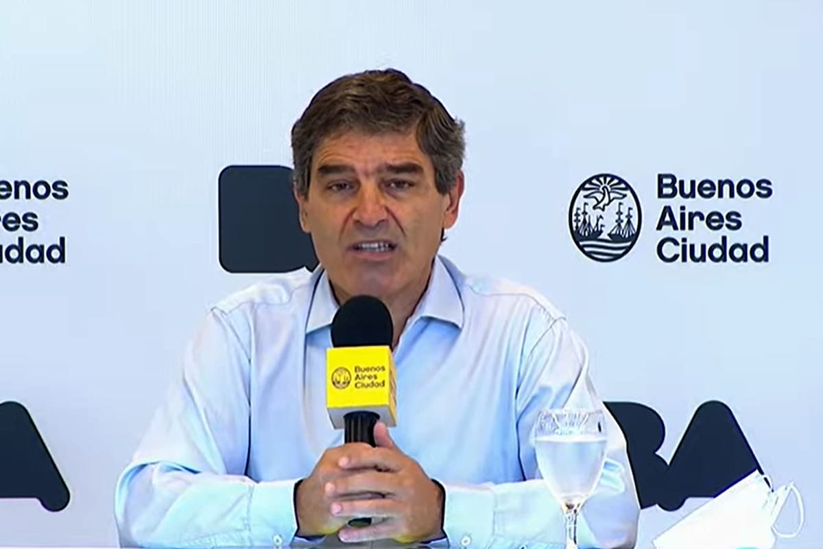 Conferencia de prensa de Fernán Quirós