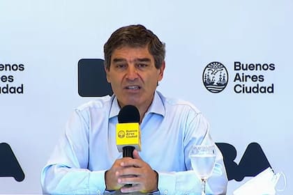 Conferencia de prensa de Fernán Quirós