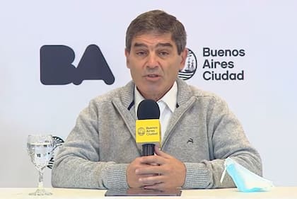 El ministro Fernán Quirós anunció que no es obligatorio el uso de tapabocas, pero sí recomendado