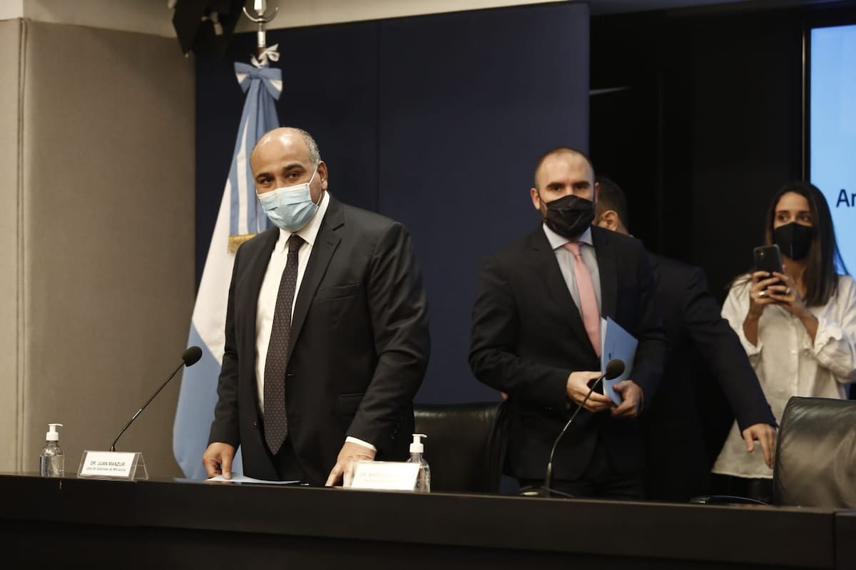 Conferencia de prensa de Guzmán y Manzur