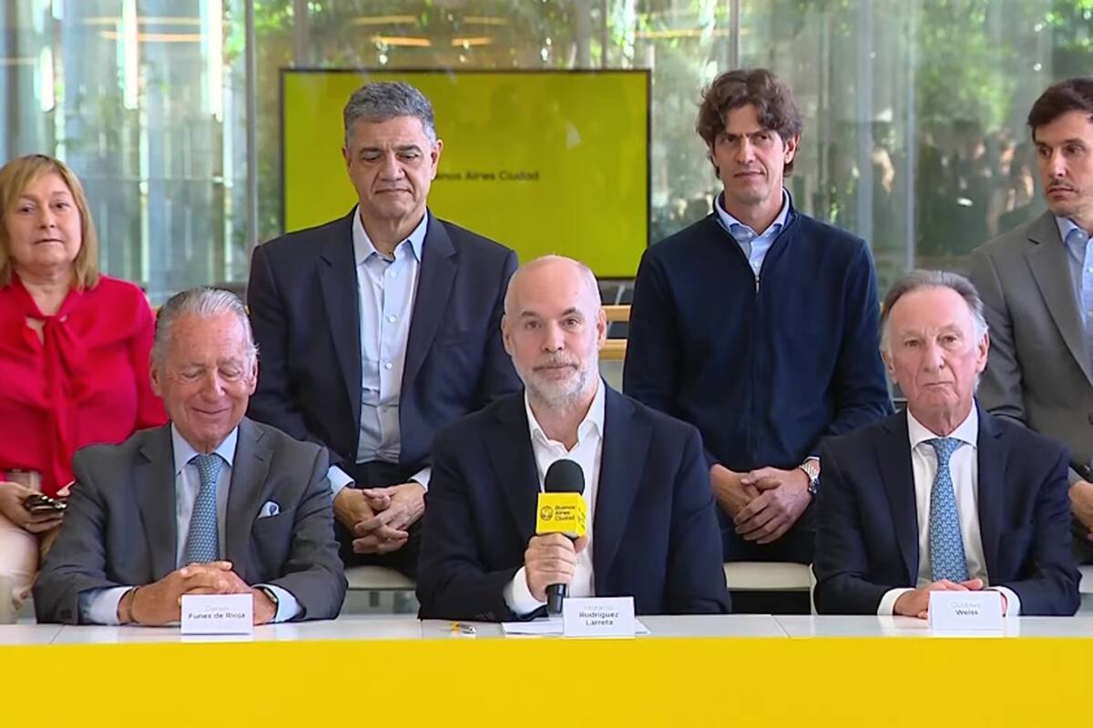 Conferencia de prensa de Horacio Rodríguez Larreta junto a su equipo