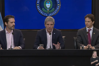Conferencia de prensa de Luis Caputo