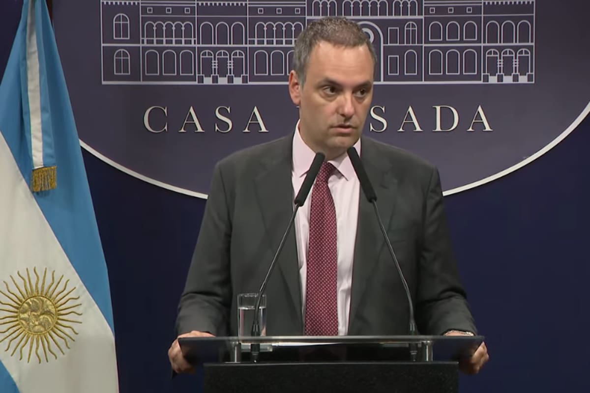 Conferencia de prensa de Manuel Adorni