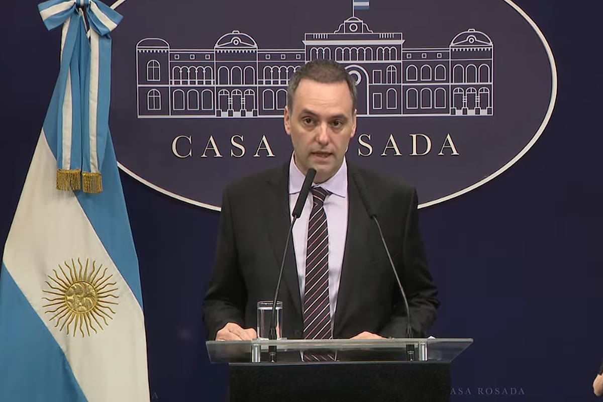 Conferencia de prensa de Manuel Adorni