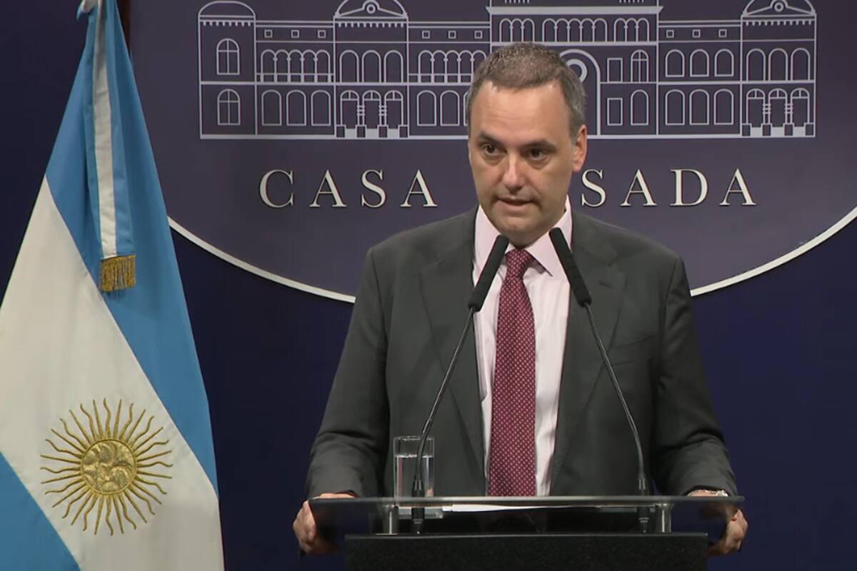 Conferencia de prensa de Manuel Adorni