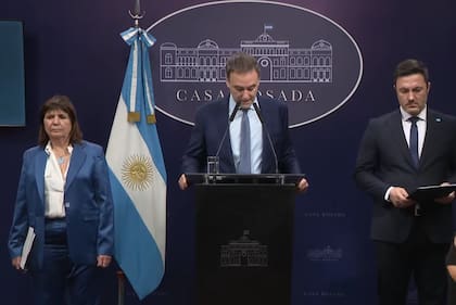 Conferencia de prensa de Manuel Adorni junto a Patricia Bullrich y Luis Petri