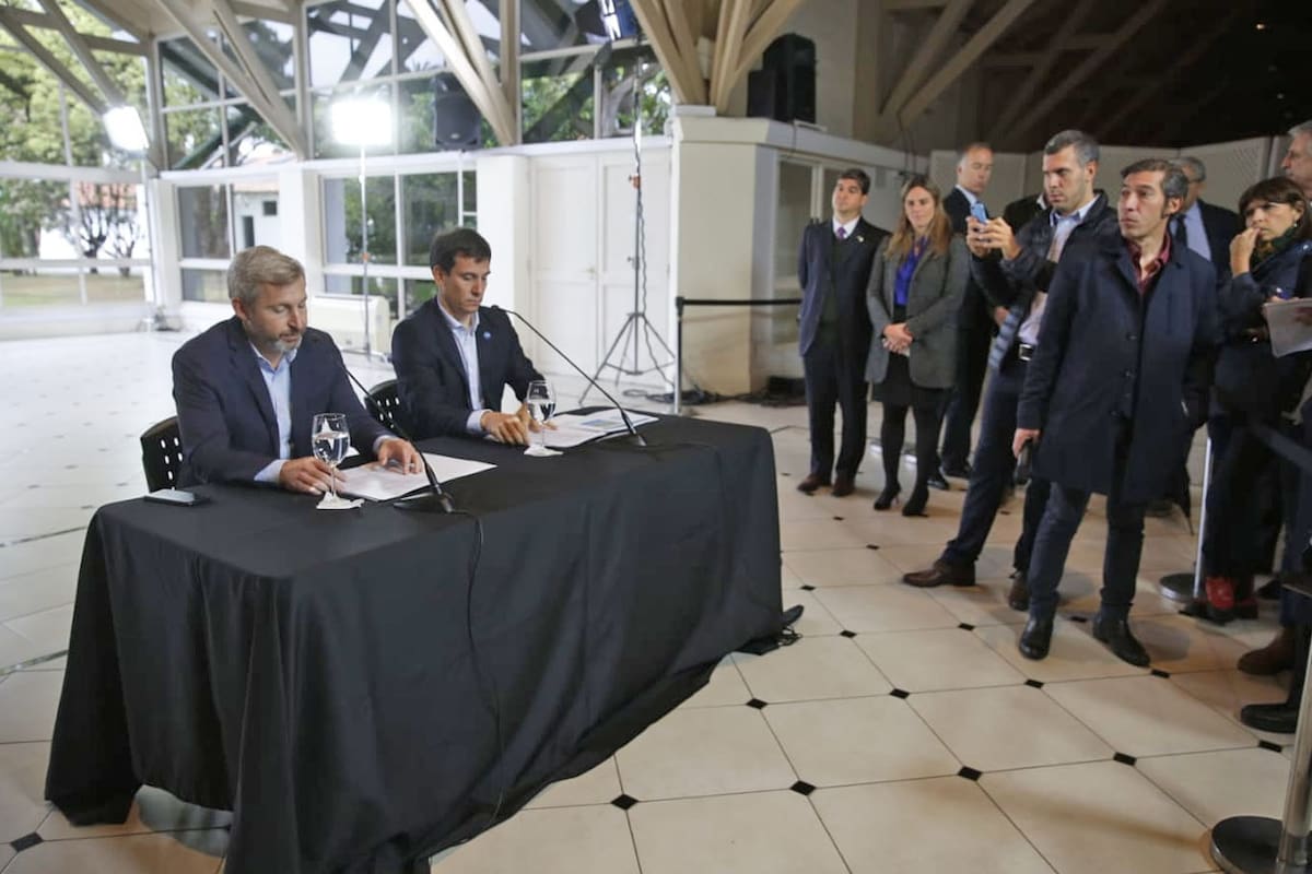 Conferencia de prensa de Mauricio Macri en la Quinta Presidencial. Stanley Martínez Amadeo Etchvehere Frigerio