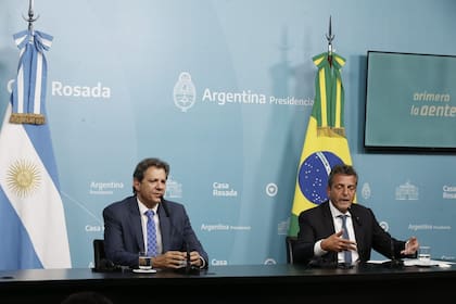 Conferencia de prensa del ministro de Economía, Sergio Massa, y su par de Brasil, Fernando Haddad.
