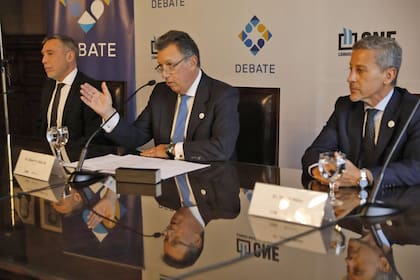 Conferencia de prensa en la Cámara Nacional Electoral por el  lanzamiento del Debate Presidencial: Santiago Corcuera, Alberto Dalla Via (Presidente) y Daniel Bejas