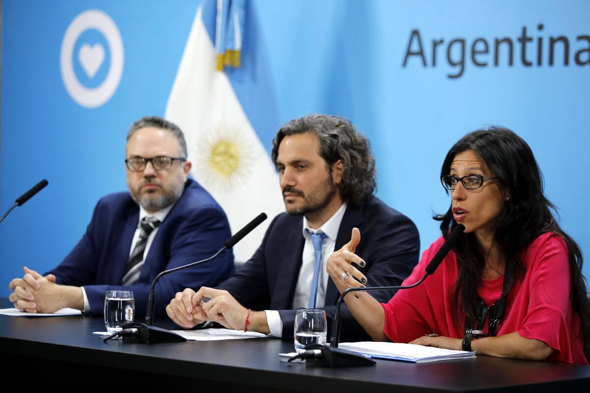 Conferencia de prensa, por precios cuidados, de Santiago Cafiero (Jefe de Gabinete), Matias Kulfas (Ministro de Desarrollo productivo de La Nacion) y Paula Espaniol (Secretario de Comercio Interior) en Casa de Gobierno El 07_01_2020