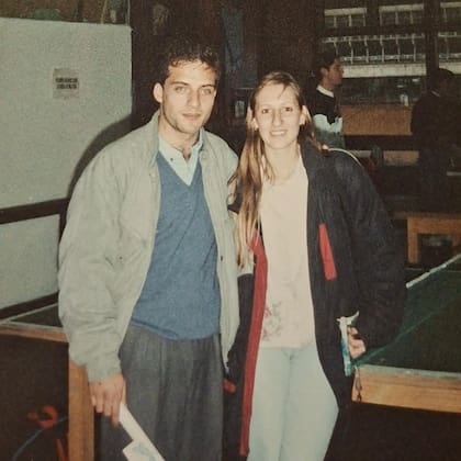 Confessoro y Franco en 1992 cuando él recibió su título de Técnico en Meteorología (Foto: Instagram @ferconfessore)