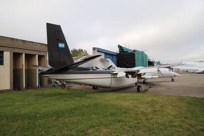 Confirman la subasta de dos aviones de la empresa de Lázaro Báez