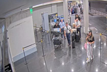 Confirman que 10 valijas de un vuelo privado de Miami entraron al país sin control.