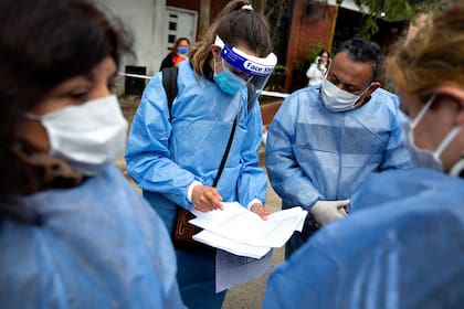 Los operativos de detección barriales, entre las claves para frenar los casos en la Argentina