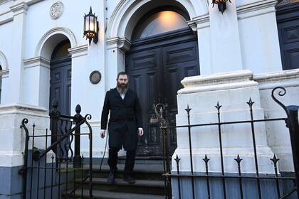 Congregación huye tras incendio provocado en la puerta de sinagoga en Australia