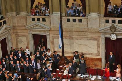 Massa fue el encargado de izar la bandera